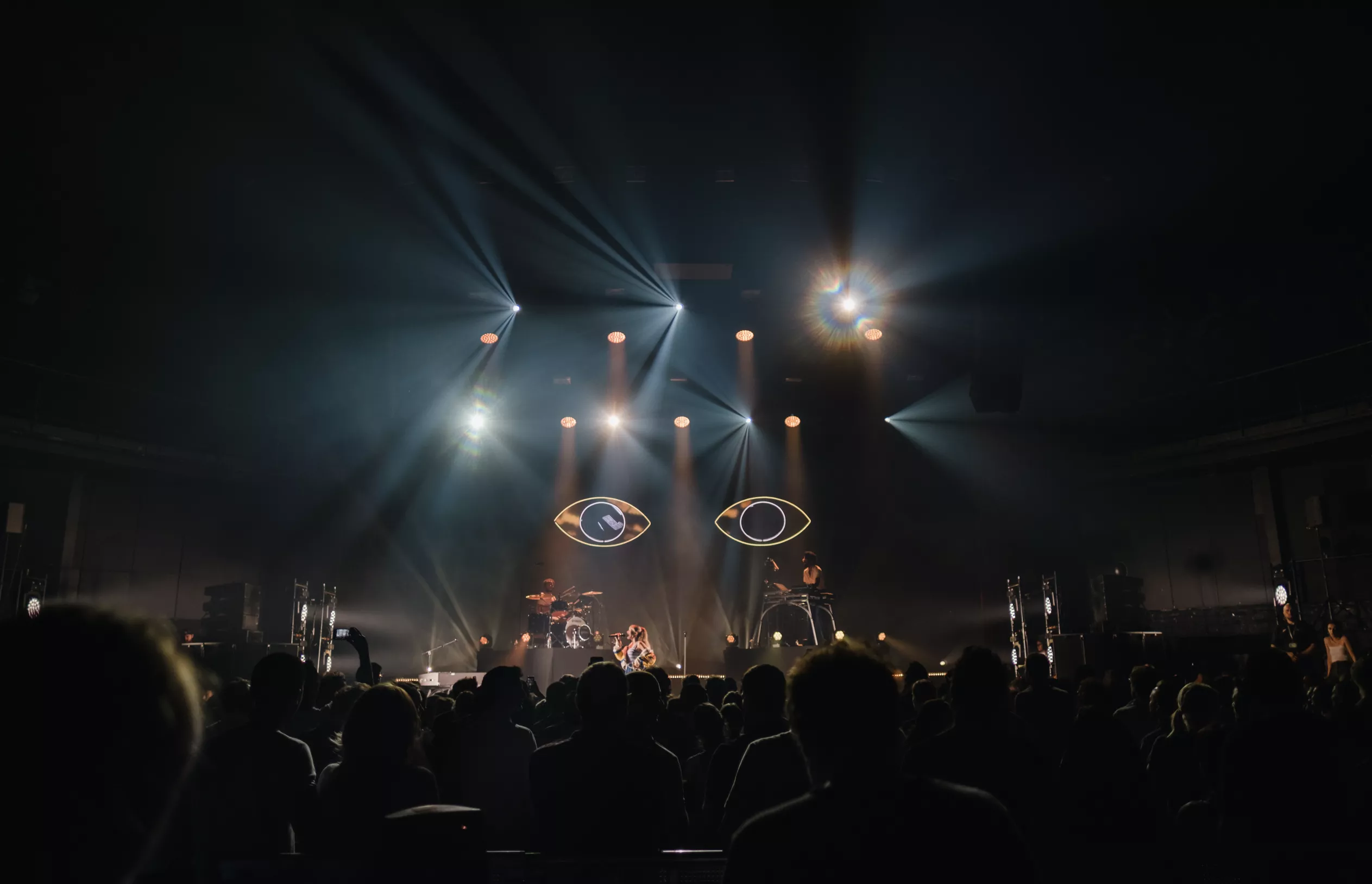ANGÈLE IN PRIVATE CONCERT TO CELEBRATE COYOTE'S 10TH ANNIVERSARY