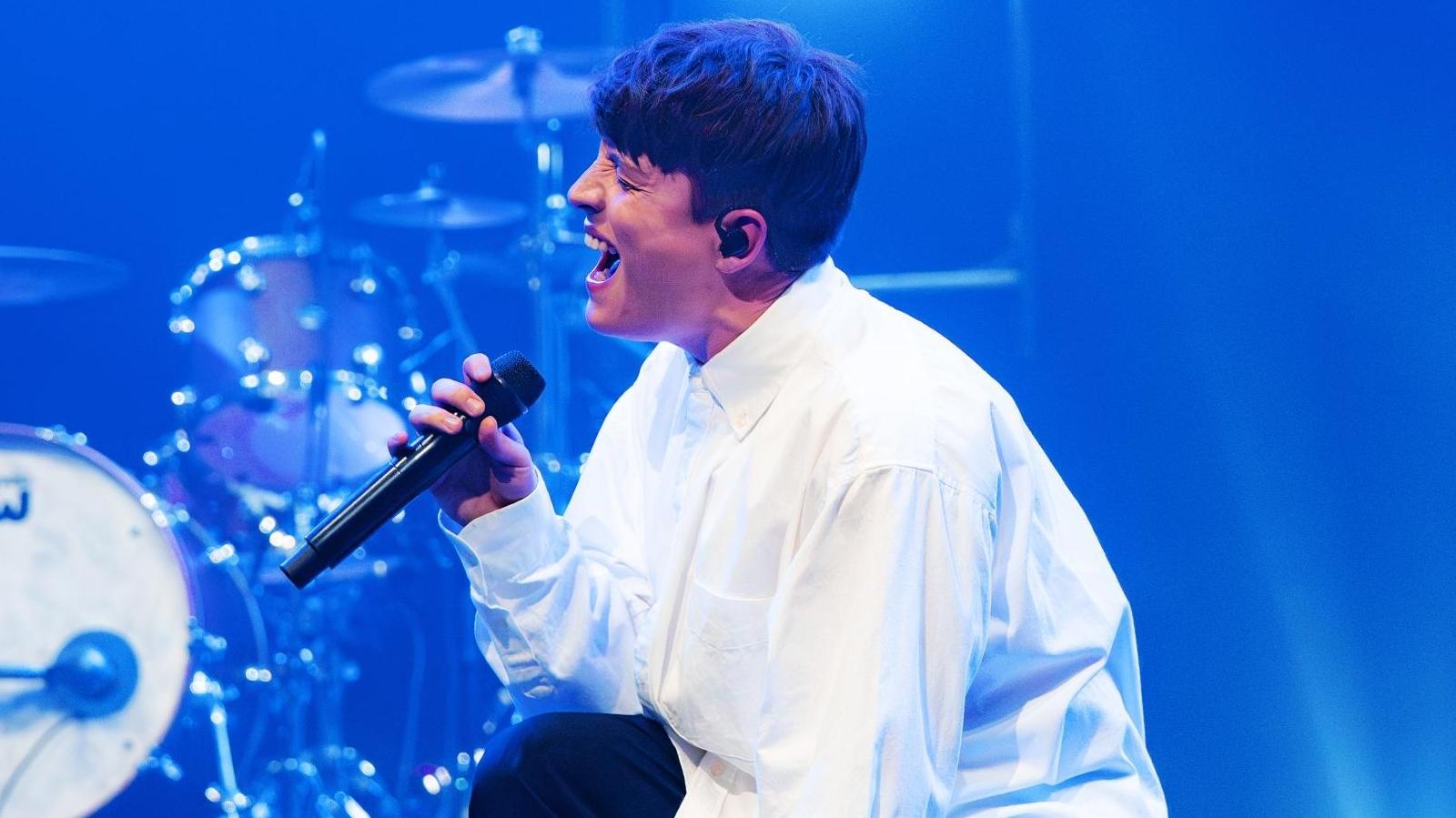 Book Loïc Nottet for your private concert or corporate event