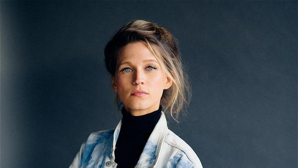 Book Selah Sue for your private concert, showcase or corporate event